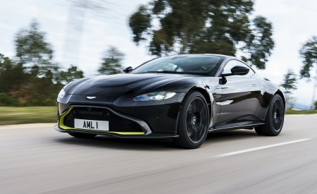 2019 Aston Martin Vantage (Onyx Black) Front Three-Quarter Wallpapers 450x275 (61)