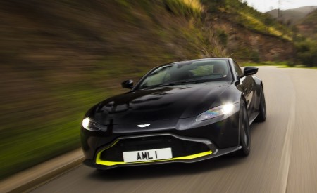 2019 Aston Martin Vantage (Onyx Black) Front Wallpapers 450x275 (16)