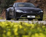 2019 Aston Martin Vantage (Onyx Black) Front Wallpapers 150x120 (17)