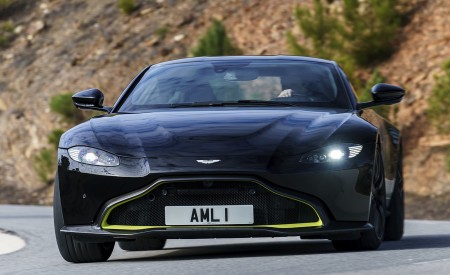 2019 Aston Martin Vantage (Onyx Black) Front Wallpapers 450x275 (37)