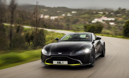 2019 Aston Martin Vantage (Onyx Black) Front Wallpapers 450x275 (24)