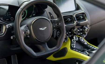 2019 Aston Martin Vantage (Onyx Black) Interior Wallpapers 450x275 (110)