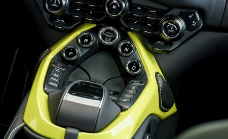 2019 Aston Martin Vantage (Onyx Black) Interior Wallpapers 450x275 (118)