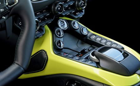 2019 Aston Martin Vantage (Onyx Black) Interior Wallpapers 450x275 (119)