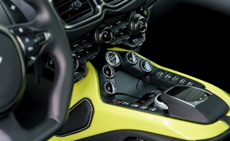2019 Aston Martin Vantage (Onyx Black) Interior Wallpapers 450x275 (120)
