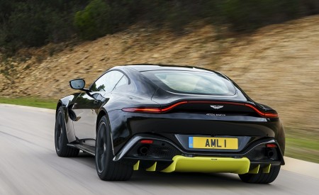 2019 Aston Martin Vantage (Onyx Black) Rear Three-Quarter Wallpapers 450x275 (62)