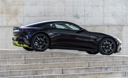 2019 Aston Martin Vantage (Onyx Black) Side Wallpapers 450x275 (82)