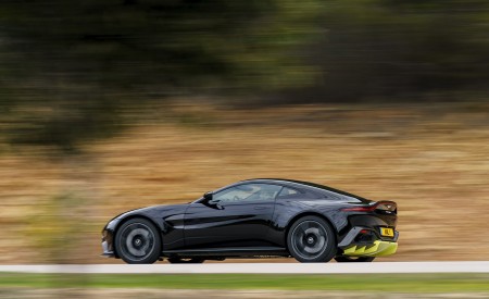 2019 Aston Martin Vantage (Onyx Black) Side Wallpapers 450x275 (41)