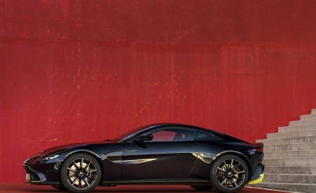 2019 Aston Martin Vantage (Onyx Black) Side Wallpapers 450x275 (99)
