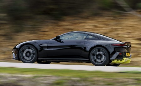 2019 Aston Martin Vantage (Onyx Black) Side Wallpapers 450x275 (44)