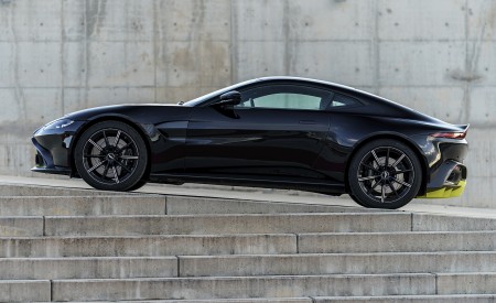 2019 Aston Martin Vantage (Onyx Black) Side Wallpapers 450x275 (87)