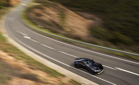 2019 Aston Martin Vantage (Onyx Black) Top Wallpapers 450x275 (31)