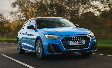 2019 Audi A1 Sportback 30 TFSI S-Line (UK-Spec) Front Three-Quarter Wallpapers 450x275 (62)