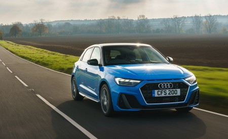 2019 Audi A1 Sportback 30 TFSI S-Line (UK-Spec) Front Three-Quarter Wallpapers 450x275 (70)