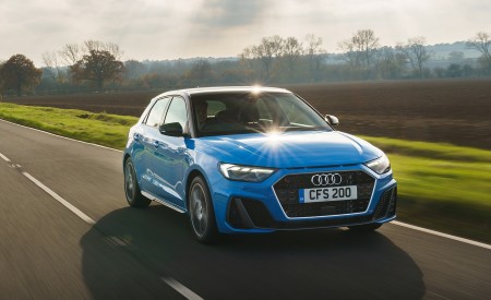 2019 Audi A1 Sportback 30 TFSI S-Line (UK-Spec) Front Three-Quarter Wallpapers 450x275 (63)