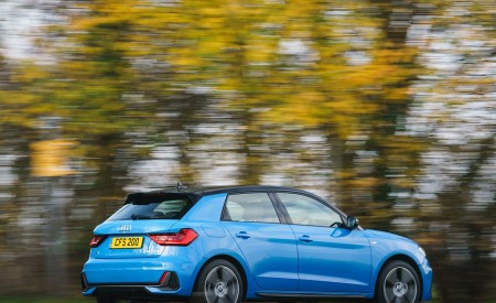 2019 Audi A1 Sportback 30 TFSI S-Line (UK-Spec) Rear Three-Quarter Wallpapers 450x275 (67)