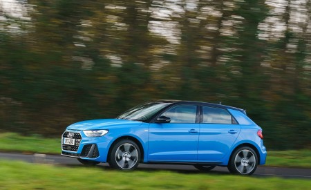 2019 Audi A1 Sportback 30 TFSI S-Line (UK-Spec) Side Wallpapers 450x275 (69)