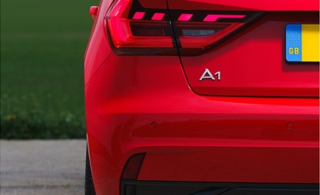 2019 Audi A1 Sportback 30 TFSI (UK-Spec) Detail Wallpapers 450x275 (42)