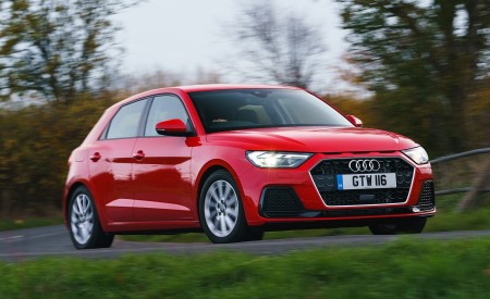 2019 Audi A1 Sportback 30 TFSI (UK-Spec) Front Three-Quarter Wallpapers 450x275 (23)