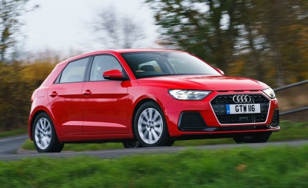 2019 Audi A1 Sportback 30 TFSI (UK-Spec) Front Three-Quarter Wallpapers 450x275 (13)