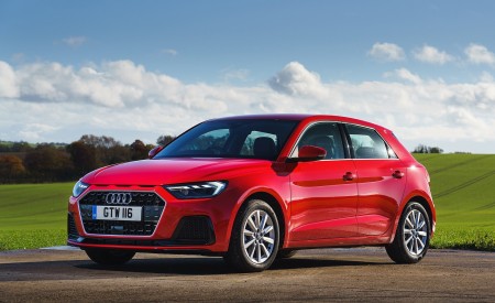 2019 Audi A1 Sportback 30 TFSI (UK-Spec) Front Three-Quarter Wallpapers 450x275 (37)