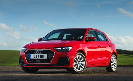 2019 Audi A1 Sportback 30 TFSI (UK-Spec) Front Three-Quarter Wallpapers 450x275 (24)