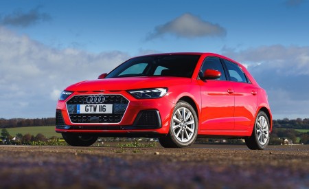 2019 Audi A1 Sportback 30 TFSI (UK-Spec) Front Three-Quarter Wallpapers 450x275 (14)