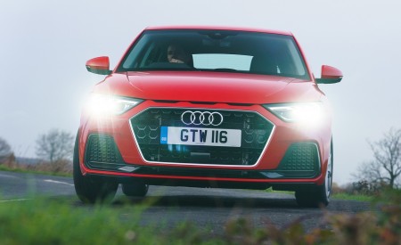 2019 Audi A1 Sportback 30 TFSI (UK-Spec) Front Wallpapers 450x275 (25)