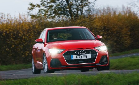 2019 Audi A1 Sportback 30 TFSI (UK-Spec) Front Wallpapers 450x275 (26)
