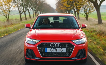 2019 Audi A1 Sportback 30 TFSI (UK-Spec) Front Wallpapers 450x275 (4)