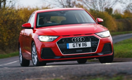 2019 Audi A1 Sportback 30 TFSI (UK-Spec) Front Wallpapers 450x275 (16)