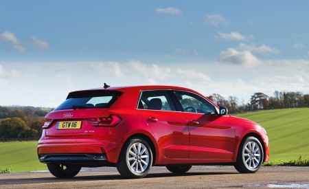 2019 Audi A1 Sportback 30 TFSI (UK-Spec) Rear Three-Quarter Wallpapers 450x275 (38)