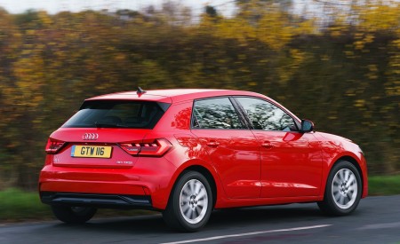 2019 Audi A1 Sportback 30 TFSI (UK-Spec) Rear Three-Quarter Wallpapers 450x275 (28)