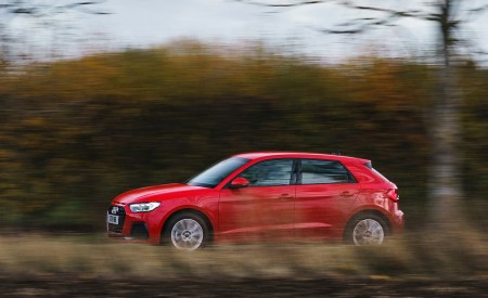 2019 Audi A1 Sportback 30 TFSI (UK-Spec) Side Wallpapers 450x275 (20)