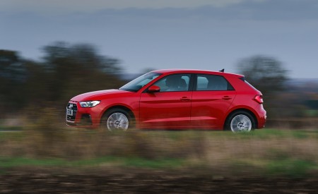 2019 Audi A1 Sportback 30 TFSI (UK-Spec) Side Wallpapers 450x275 (21)