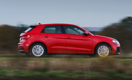 2019 Audi A1 Sportback 30 TFSI (UK-Spec) Side Wallpapers 450x275 (33)
