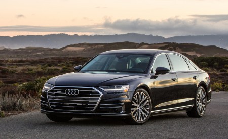 2019 Audi A8 (US-Spec) Front Three-Quarter Wallpapers 450x275 (8)
