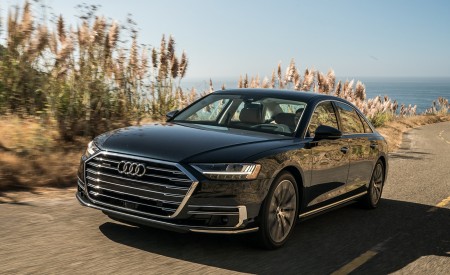 2019 Audi A8 (US-Spec) Front Three-Quarter Wallpapers 450x275 (4)