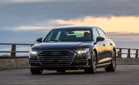 2019 Audi A8 (US-Spec) Front Wallpapers 450x275 (6)