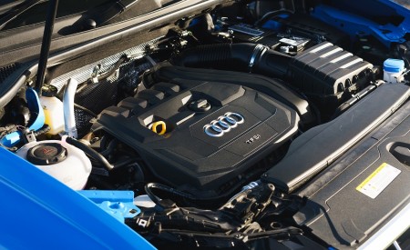 2019 Audi Q3 35 TFSI (UK-Spec) Engine Wallpapers 450x275 (85)