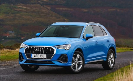 2019 Audi Q3 35 TFSI (UK-Spec) Front Three-Quarter Wallpapers 450x275 (68)