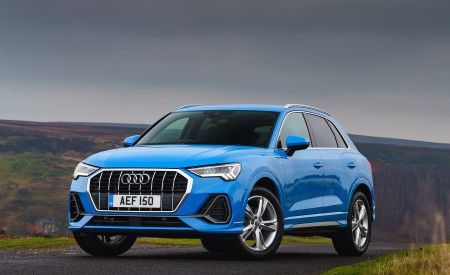 2019 Audi Q3 35 TFSI (UK-Spec) Front Three-Quarter Wallpapers 450x275 (47)