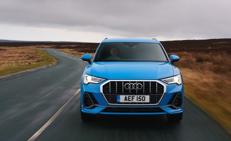 2019 Audi Q3 35 TFSI (UK-Spec) Front Wallpapers 450x275 (14)