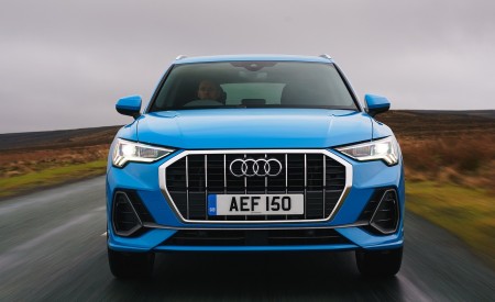 2019 Audi Q3 35 TFSI (UK-Spec) Front Wallpapers 450x275 (41)