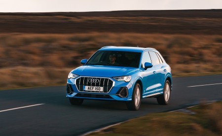 2019 Audi Q3 35 TFSI (UK-Spec) Front Wallpapers 450x275 (28)