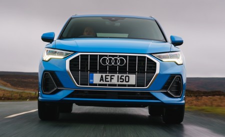 2019 Audi Q3 35 TFSI (UK-Spec) Front Wallpapers 450x275 (40)