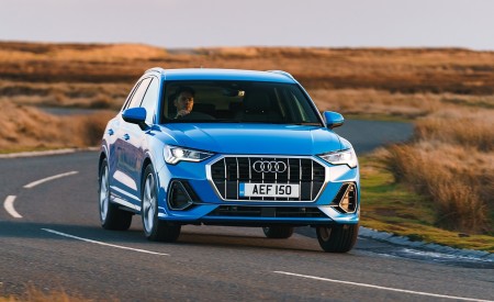 2019 Audi Q3 35 TFSI (UK-Spec) Front Wallpapers 450x275 (34)
