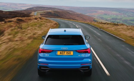 2019 Audi Q3 35 TFSI (UK-Spec) Rear Wallpapers 450x275 (21)