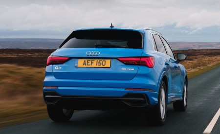 2019 Audi Q3 35 TFSI (UK-Spec) Rear Wallpapers 450x275 (9)