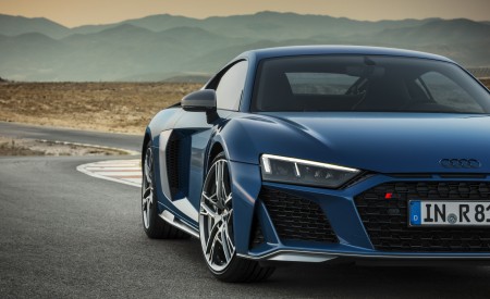2019 Audi R8 Coupe (Color: Ascari Blue Metallic) Front Wallpapers 450x275 (9)